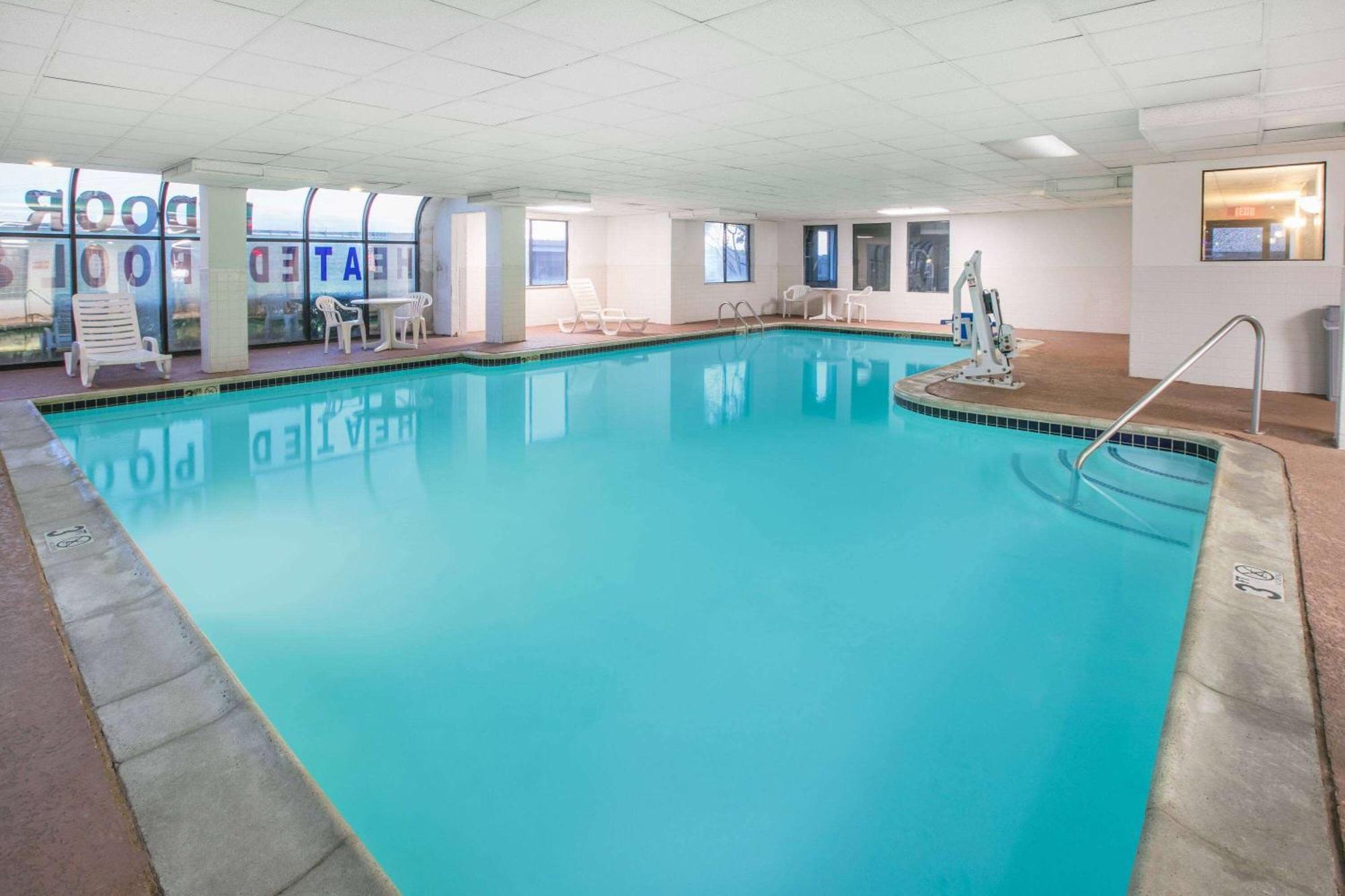Super 8 By Wyndham Garland North Dallas Area Esterno foto