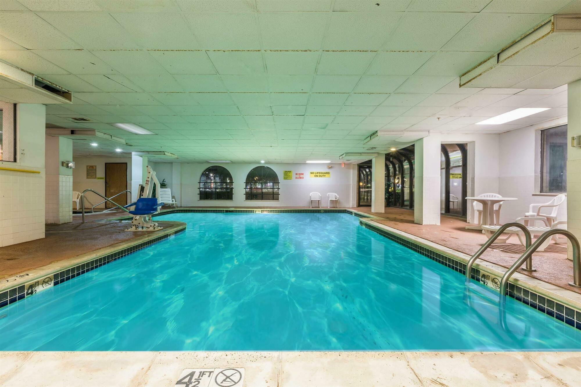 Super 8 By Wyndham Garland North Dallas Area Esterno foto